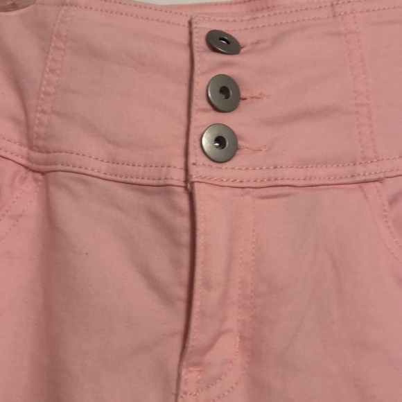 No Boundaries High Rise Crop Skinny Capris - Picture 2 of 6